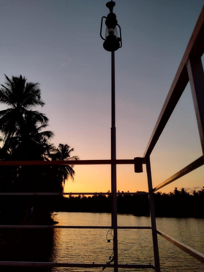 Hangout Kalyānpur Exterior foto